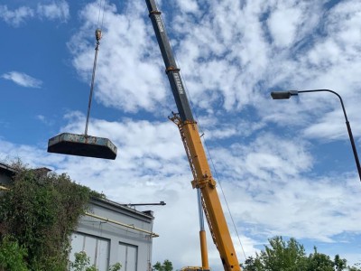 Nakladanie a preprava betónovych protiváh 6,5 t ,ktoré dlhe roky služili vežovému žeriavu MB 1030 (3)